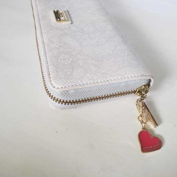 Cecil McBee Wallet Gray Floral Large Long Card Bill Holder Clutch Zip Around - Picture 11 of 11